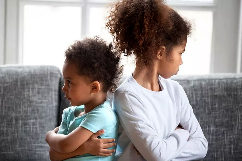 Είναι φυσιολογικοί οι καβγάδες μεταξύ των αδελφών Αιτίες και Αντιμετώπιση