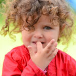 Ας μιλήσουμε για την ονυχοφαγία ή αλλιώς τη διαταραχή του δαγκώματος των νυχιών